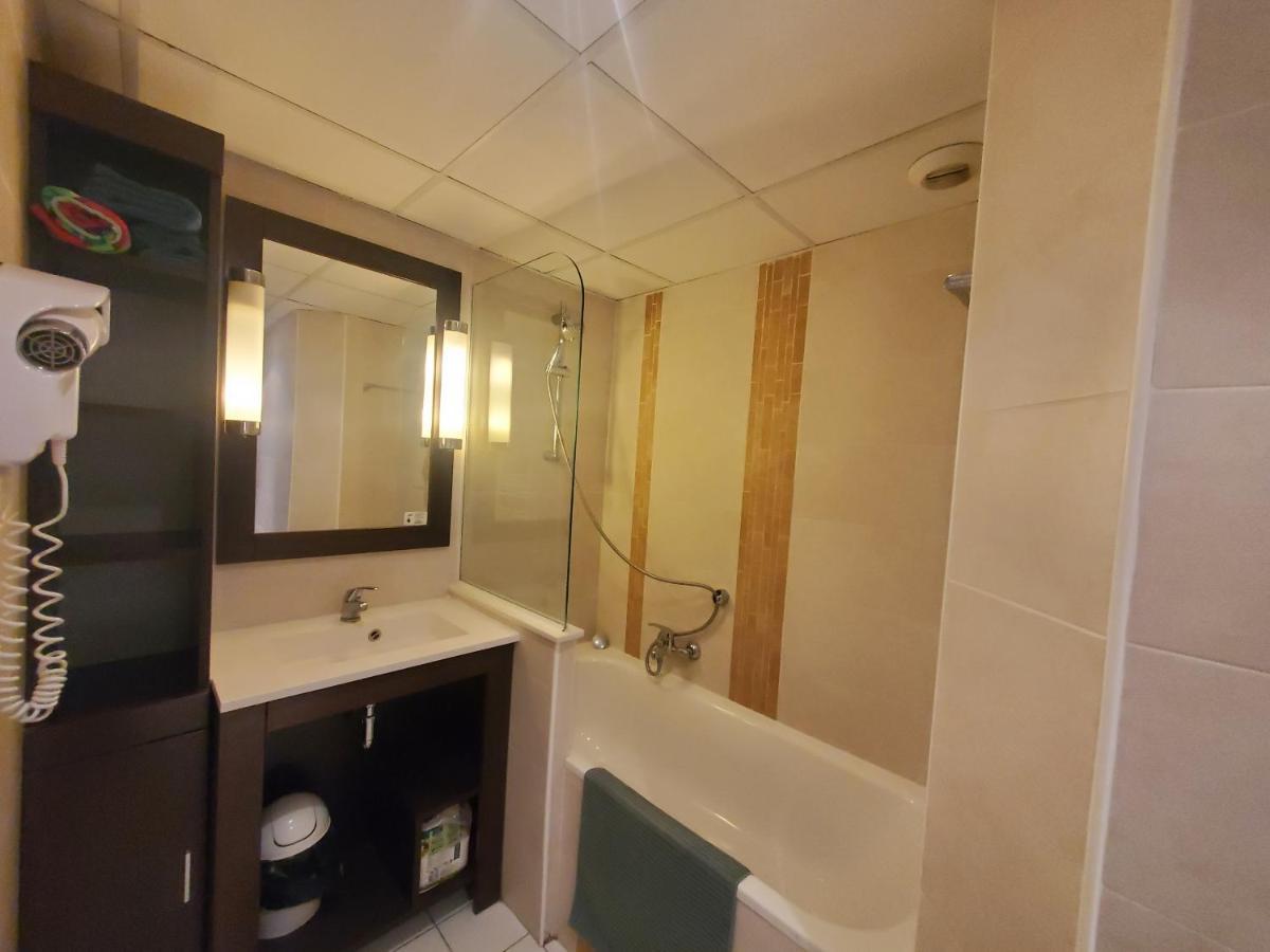 Fréjus Cap Hermes Studio 31M2 Vue Port Climatise Piscine, מראה חיצוני תמונה